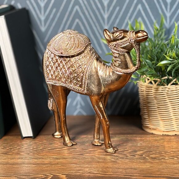 Vintage Solid Cast Metal Camel Figurine Copper Bromze Finish Camel Sculpture - Picture 1 of 17